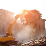 Démolition de bâtiments et déconstruction du béton