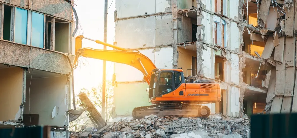 Démolition de bâtiments et déconstruction du béton